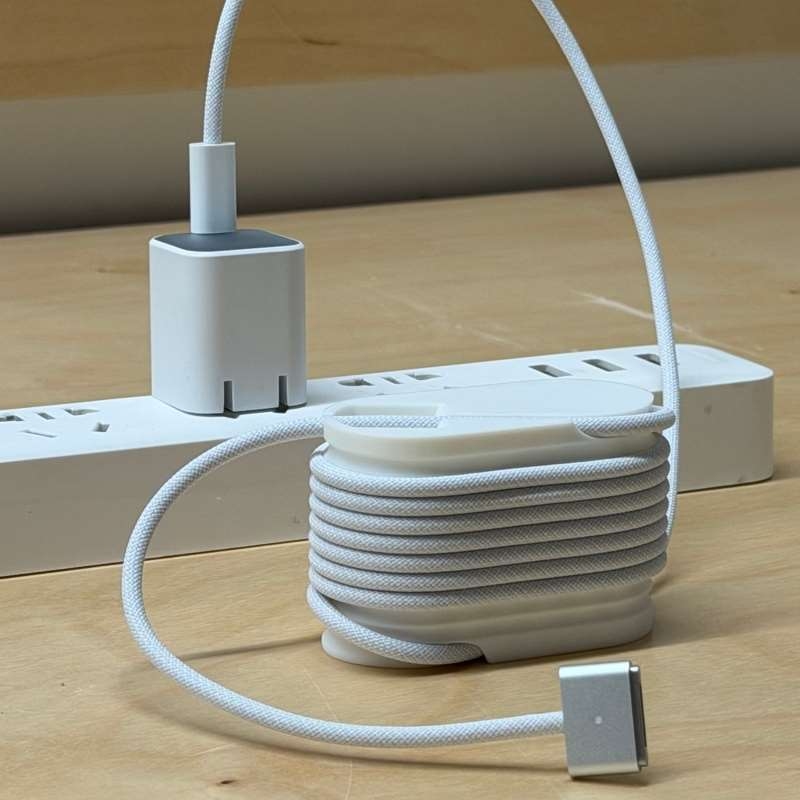 Desk Setup Mac - ポータブルケーブルワインダーコード収納オーガナイザーコンパクトワイヤーホルダーMacbook Magsafe 3充電ケーブル旅行デスク用に最適