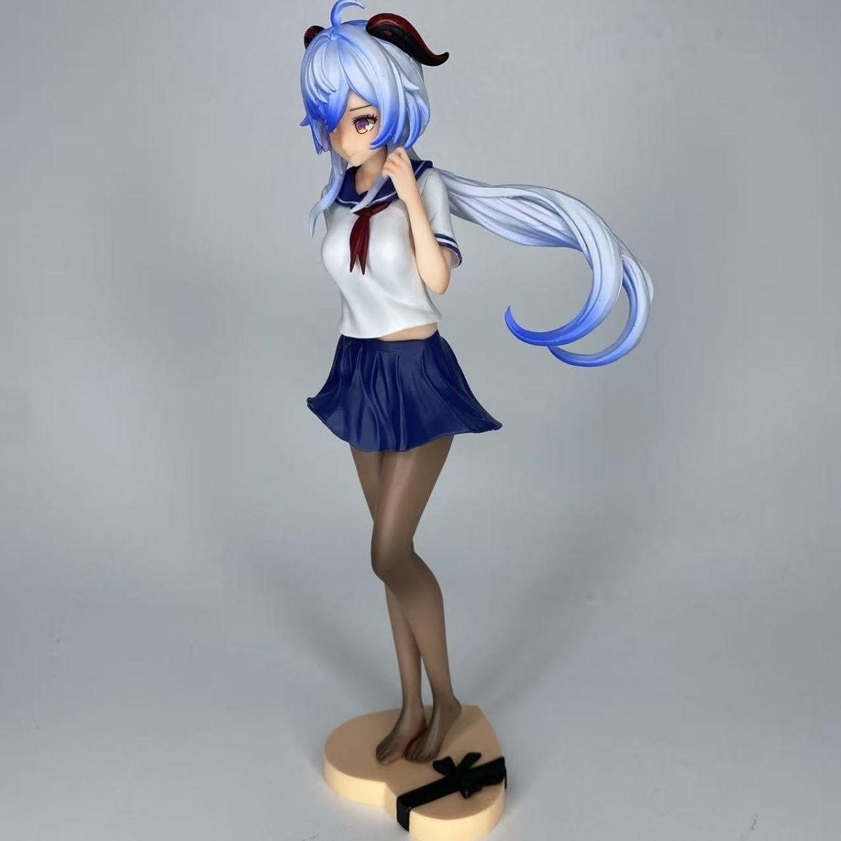 25CMJK告白ガニュ 美しいアニメ周辺フィギュア装飾シーン - Desk Setup With Tv のレビューと価格