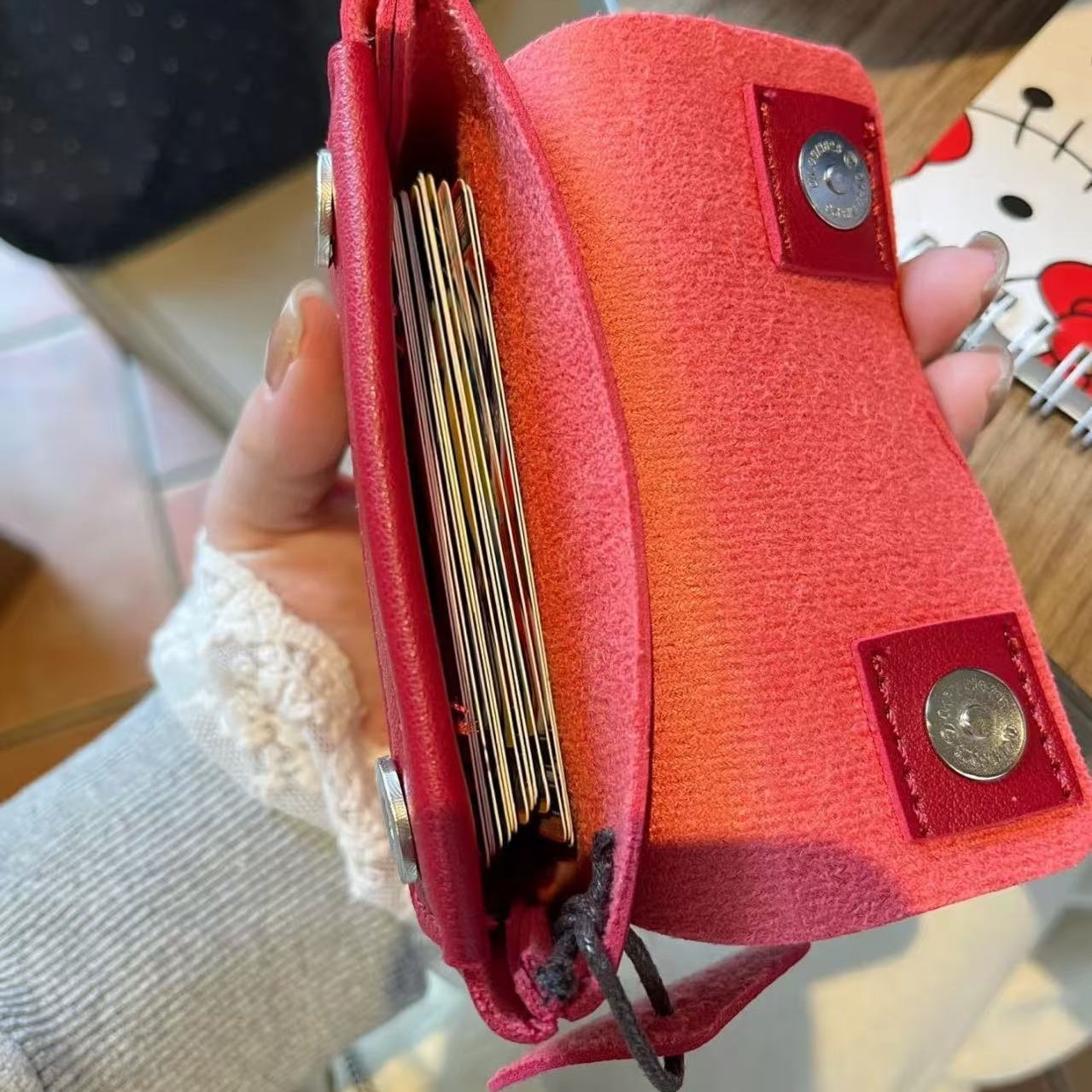 かわいいハローキティ赤い革製小銭入れ収納バッグガーリーハート - Headphone Hook Under のレビューと価格