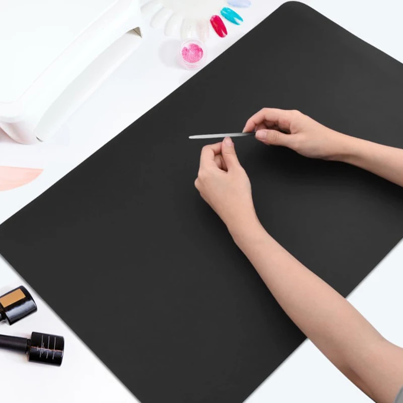 柔らかく折りたたみ可能なテーブルマット – 防水、傷つきにく - Desk Setup Rug のレビューと価格